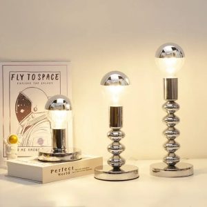 Lampe de chevet en métal moderne